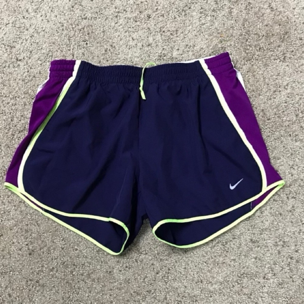 ⛱️Nike - Running Shorts - M